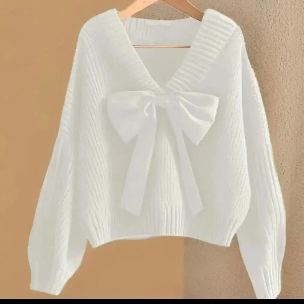 Damski sweter z dekoltem w serek i dużą kokardą - elegancki pulower z rękawami typu nietoperz