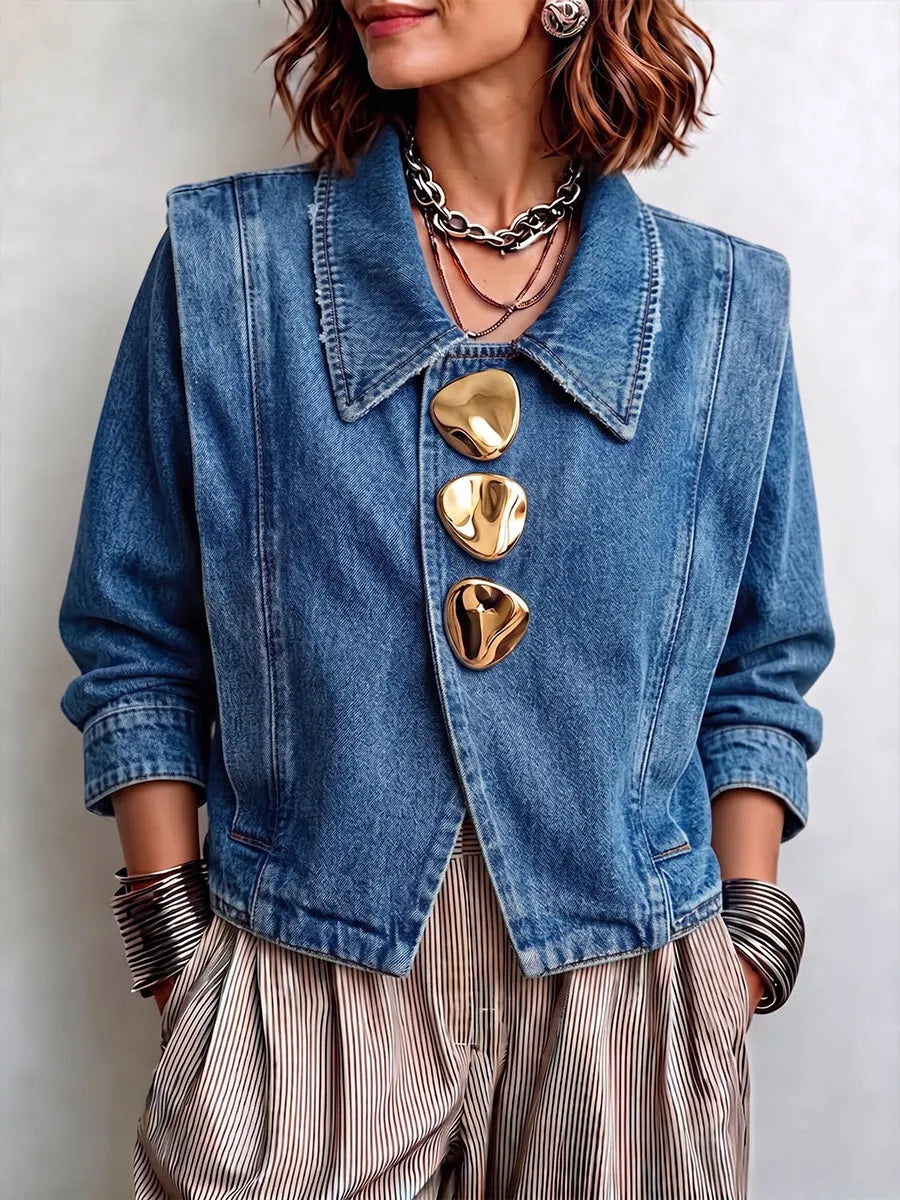 Chaqueta vaquera recta con botones dorados