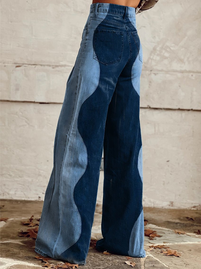 Damenjeans mit weitem Bein und Einsätzen