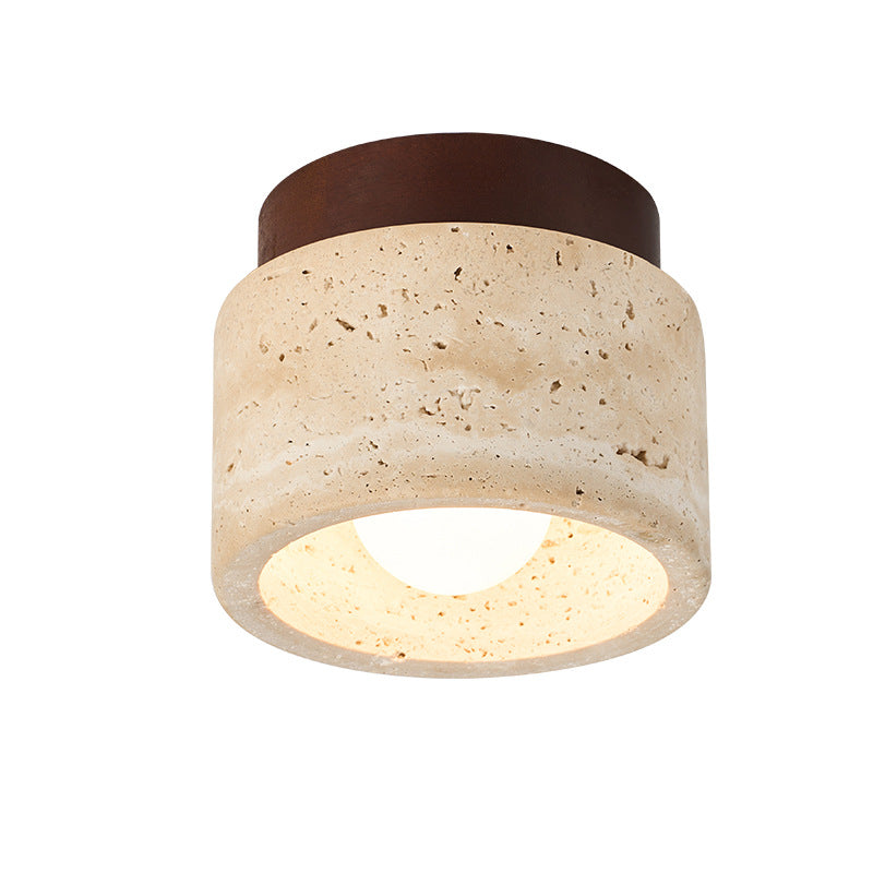 Moderne loftlampe i travertin og brun metal, minimalistisk design, ideel til stue eller køkken. Energibesparende belysning, skandinavisk stil.
