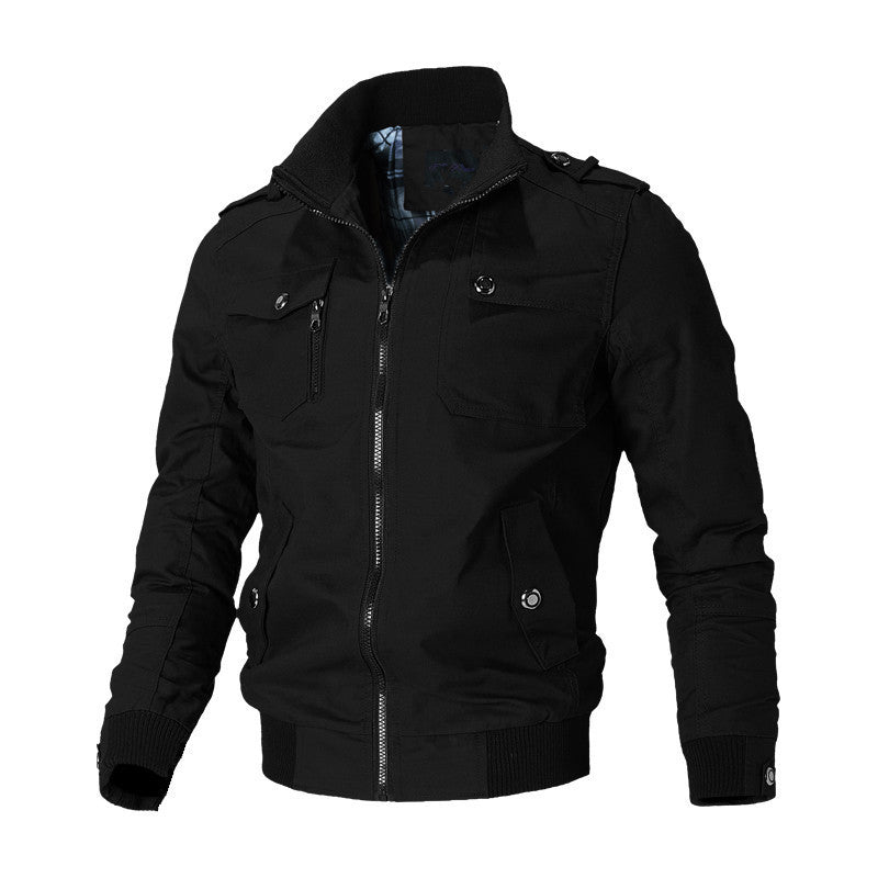 Sort herrejakke med lynlås, lommer og krave. Stilfuld og moderne design, perfekt til efterår og vinter. Ideel til casual og formelle lejligheder.