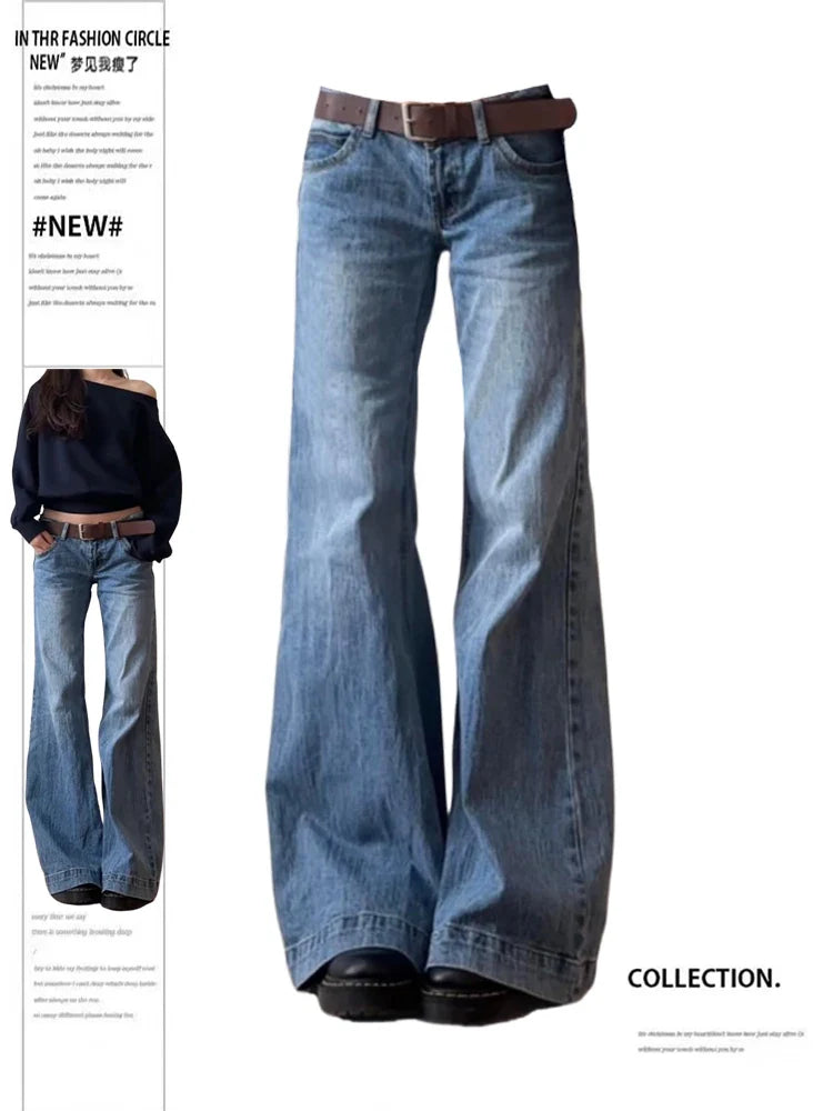 Bredbenede jeans til kvinder med høj talje og brun bælte, moderne denimstil. Perfekt til casual og trendy outfits.