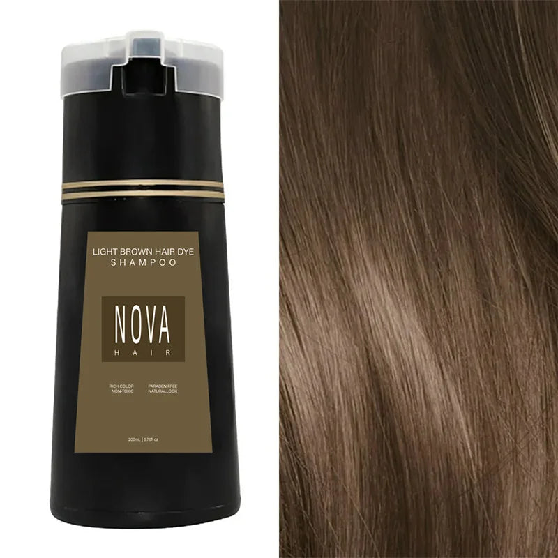 Sort shampoo flaske med Nova Hair mærke ved siden af lysebrunt hår. Hårfarve shampoo til lys brun nuance. 300ml flaske.