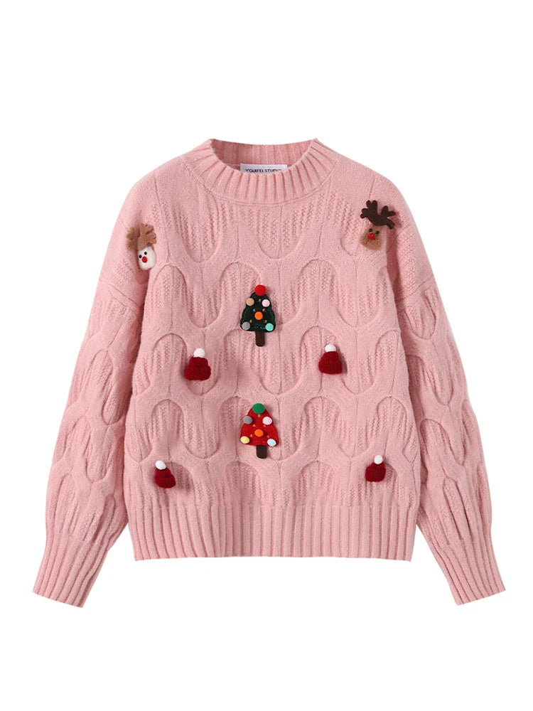 Lyserød julesweater med rensdyr- og juletræsmotiver, kabelstrikmønster, lange ærmer. Perfekt til jul, vintermode, hyggelig og festlig stil.