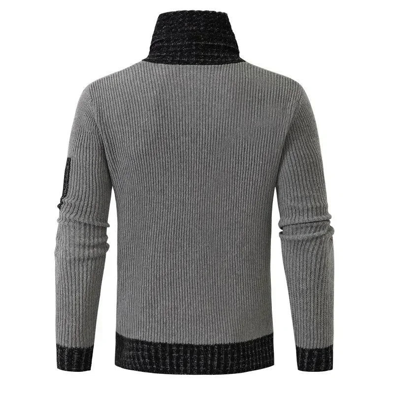 Grå striktrøje med høj krave og sorte detaljer, herre mode, vintertøj, varm og stilfuld, ribstrikket design, langærmet sweater.