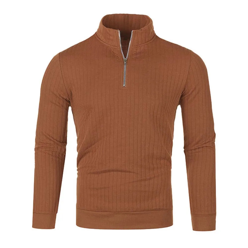 Brun herretrøje med lynlås, ribstrikket design, langærmet. Perfekt til efterårsmode, casual stil. Komfortabel og stilfuld beklædning.