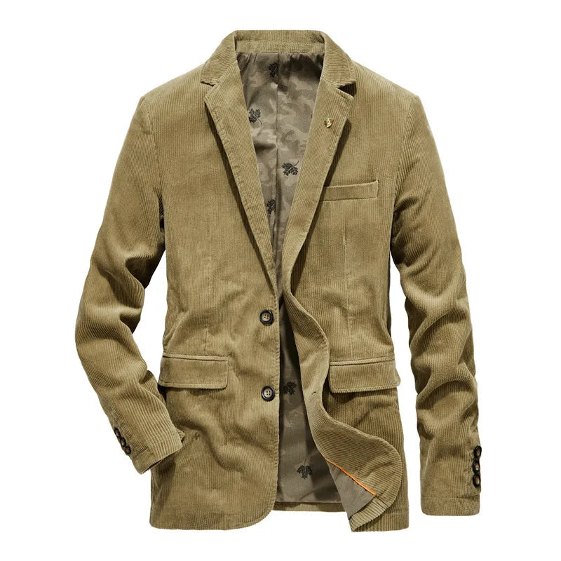 Brun fløjlsblazer til mænd med to knapper, klassisk revers og lommer. Perfekt til formelle og afslappede lejligheder. Stilfuldt herretøj.