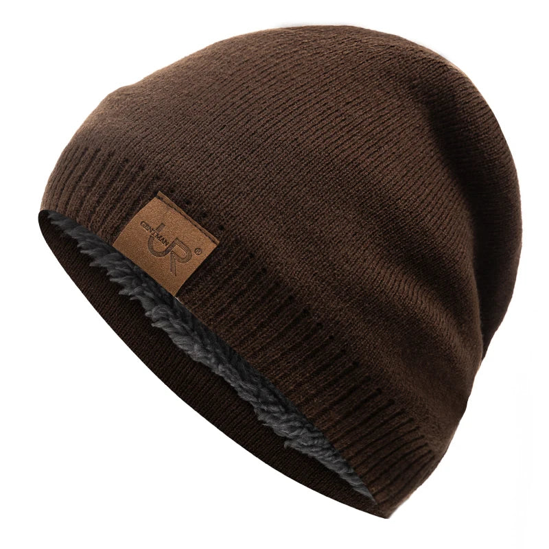 Brun strikhue med fleecefor, unisex vintertilbehør, varm og stilfuld, perfekt til kolde vejrforhold, moderne design med mærkelogo.