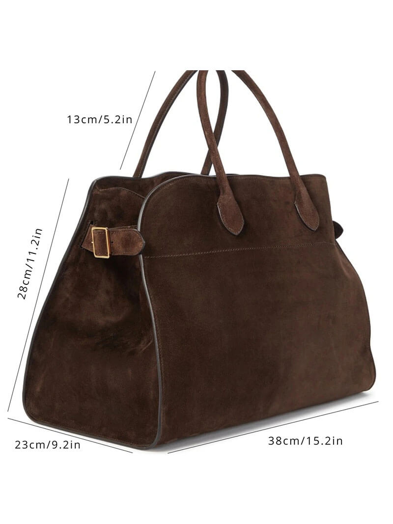 Brun ruskindstaske med håndtag, måler 38x23x28 cm. Elegant design, ideel til modebevidste kvinder. Perfekt til daglig brug og rejser.