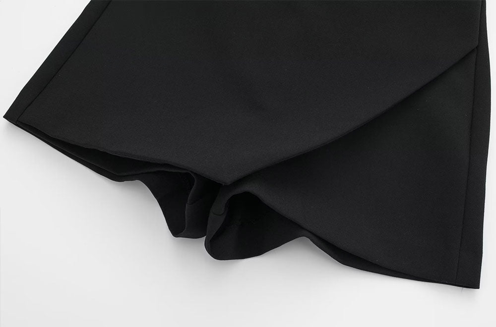 Calções elegantes para mulher com cintura alta e corte ajustado