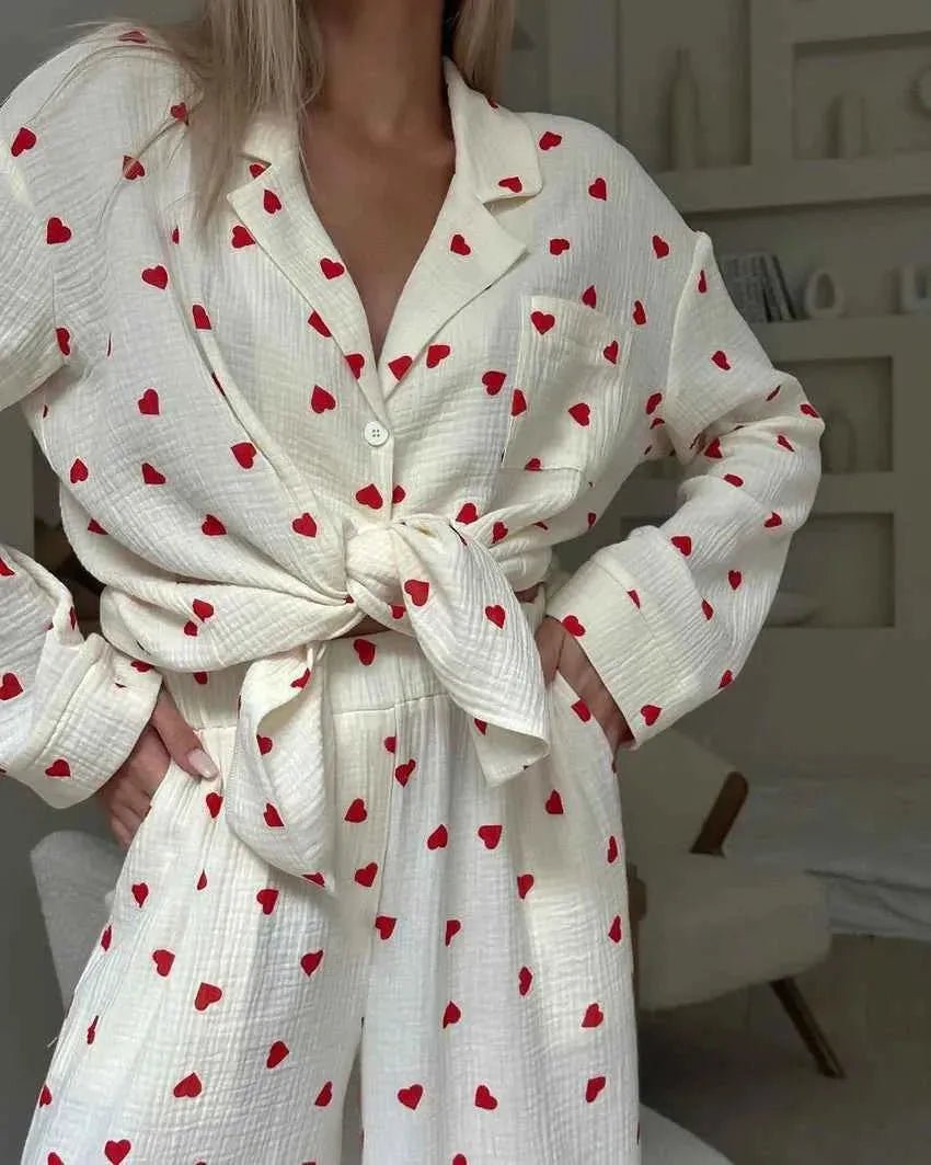 Amelie – Zweiteiliges Pyjama - Set mit Herzmuster & weitem Bein - Cecile LavelleHerzdruck
