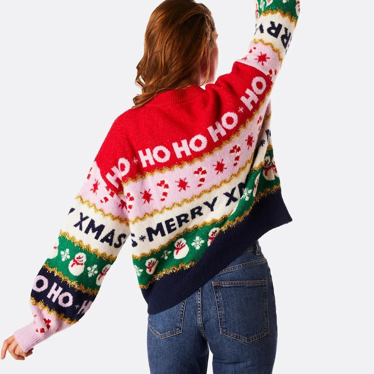Női kötött karácsonyi pulóver - Színes pulóver „Ho Ho Ho”, „Merry Christmas” felirattal és hópelyhekkel