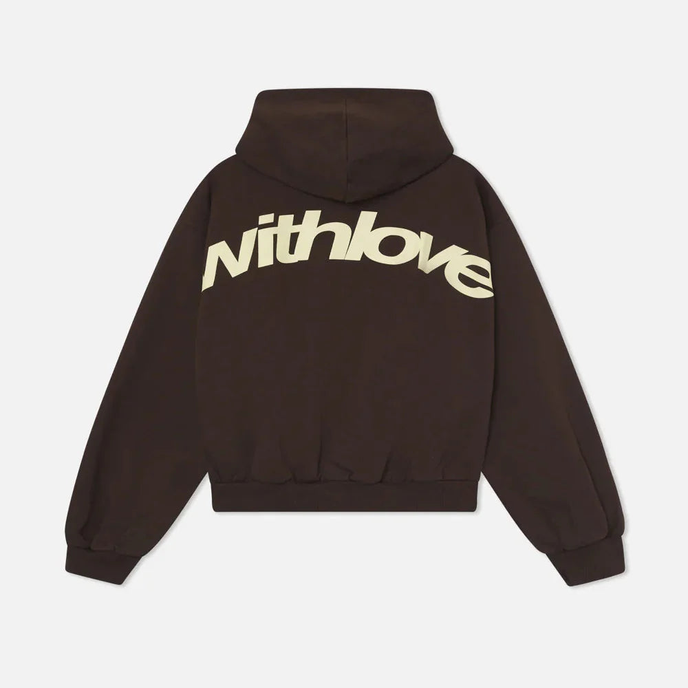 brun hættetrøje med beige »withlove«-tekst på ryggen, unisex-design, moderne streetwear, behagelig pasform, populær mode, afslappet stil.