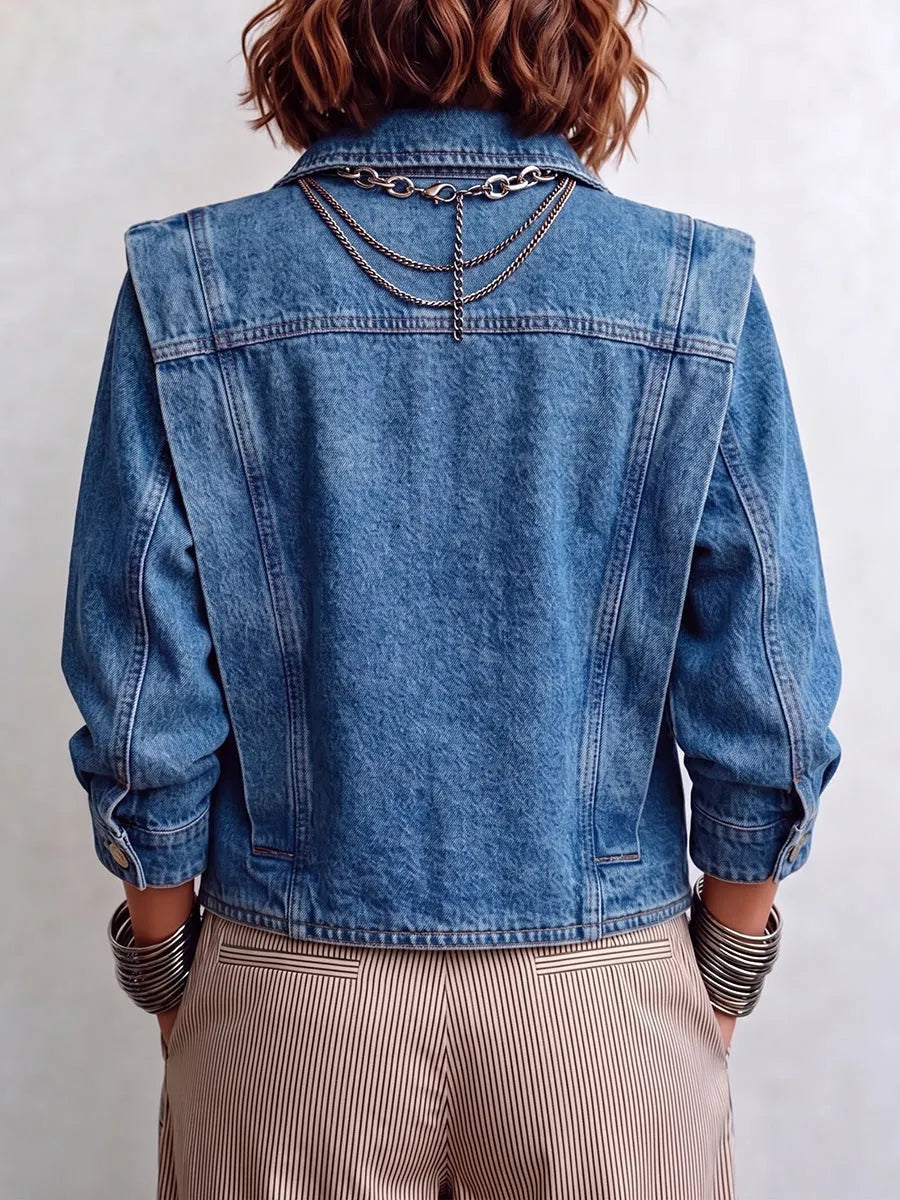 Chaqueta vaquera recta con botones dorados