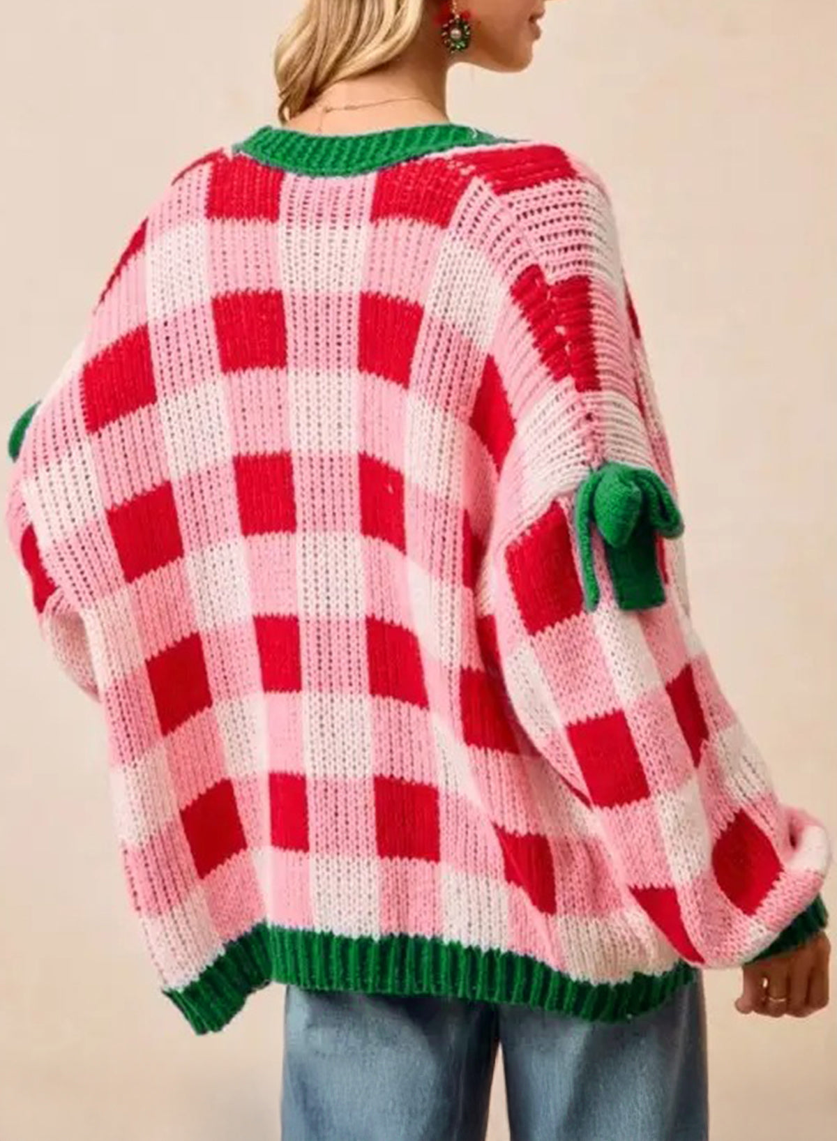 Cardigan natalizia rosa chiaro a quadri da donna - maglione in maglia aperta con bordo verde e dettagli a fiocco