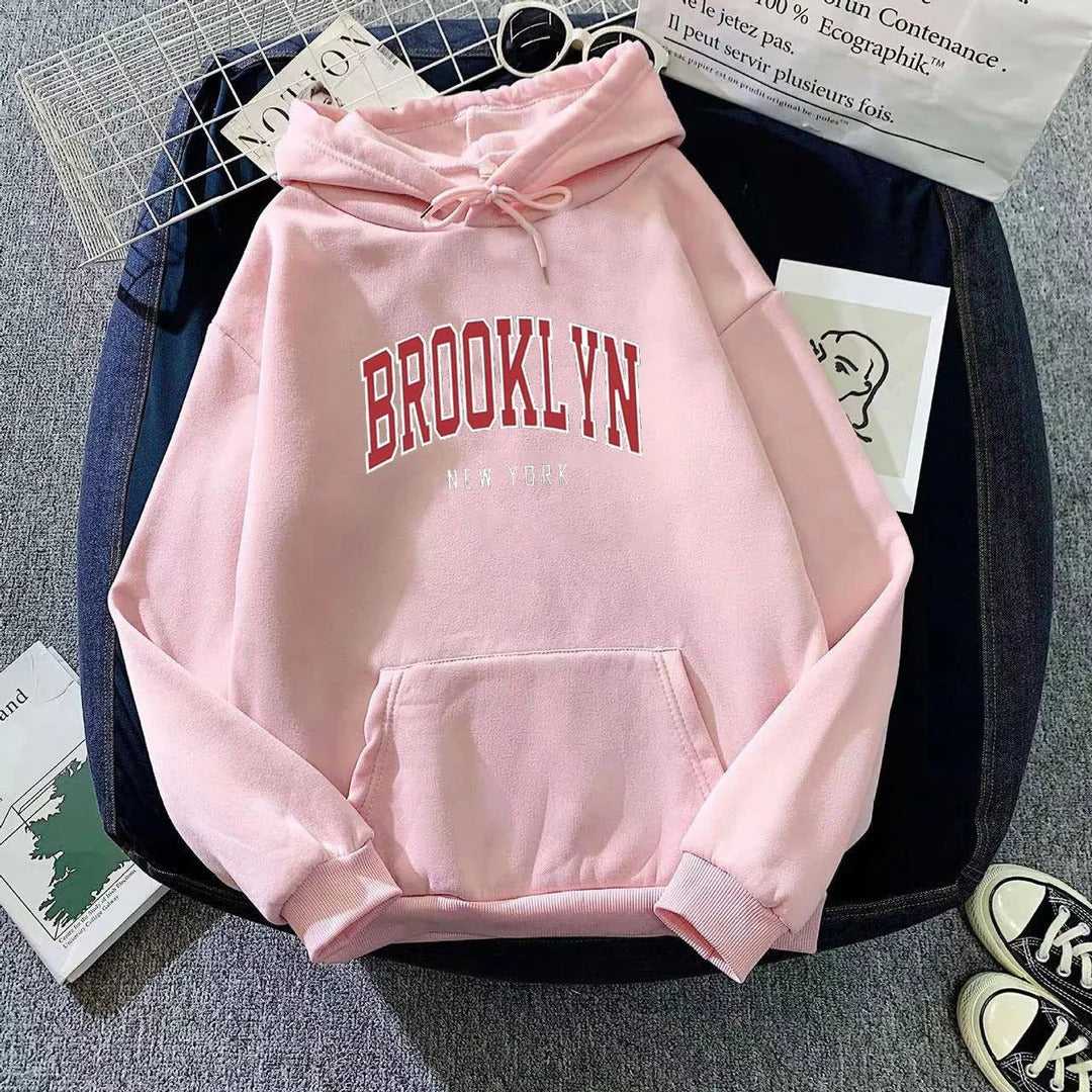 Sudadera con capucha para mujer con elegante estampado de Brooklyn