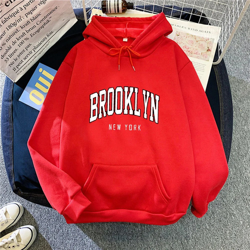 Sudadera con capucha para mujer con elegante estampado de Brooklyn