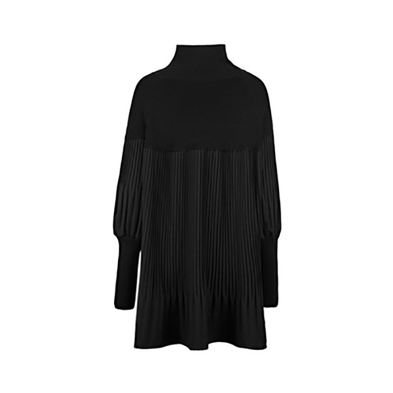 Sort plisseret kjole med høj hals og lange ærmer, elegant design, perfekt til efterårsmode. Komfortabel og stilfuld beklædning til kvinder.