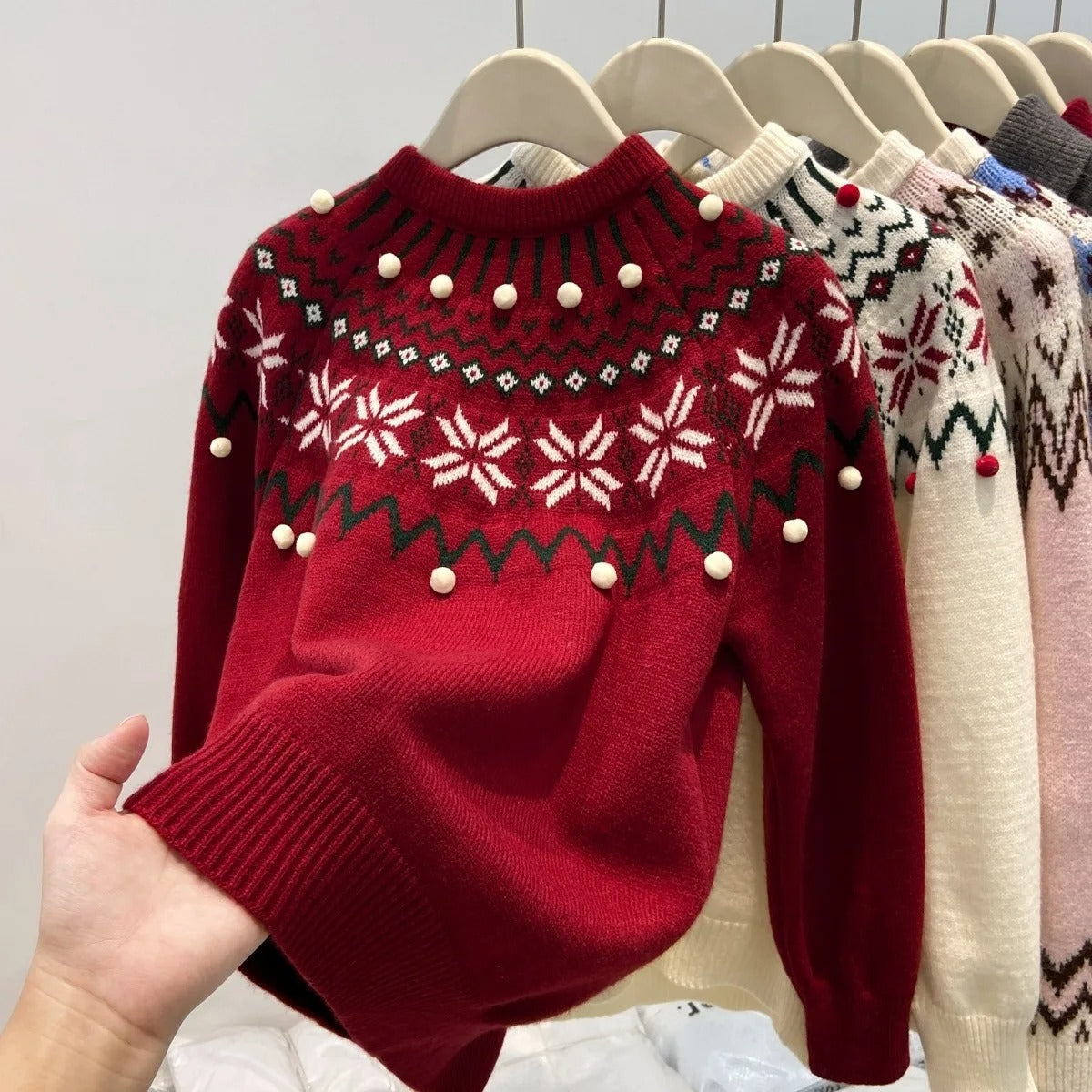 Pull de Noël en maille pour femme avec motif jacquard - Pull crème et rouge à motif géométrique