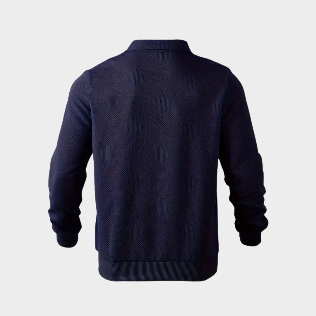 Mørkeblå herrecardigan set bagfra, med diskret mønster og ribkanter. Stilfuldt design, perfekt til både formelle og afslappede lejligheder.