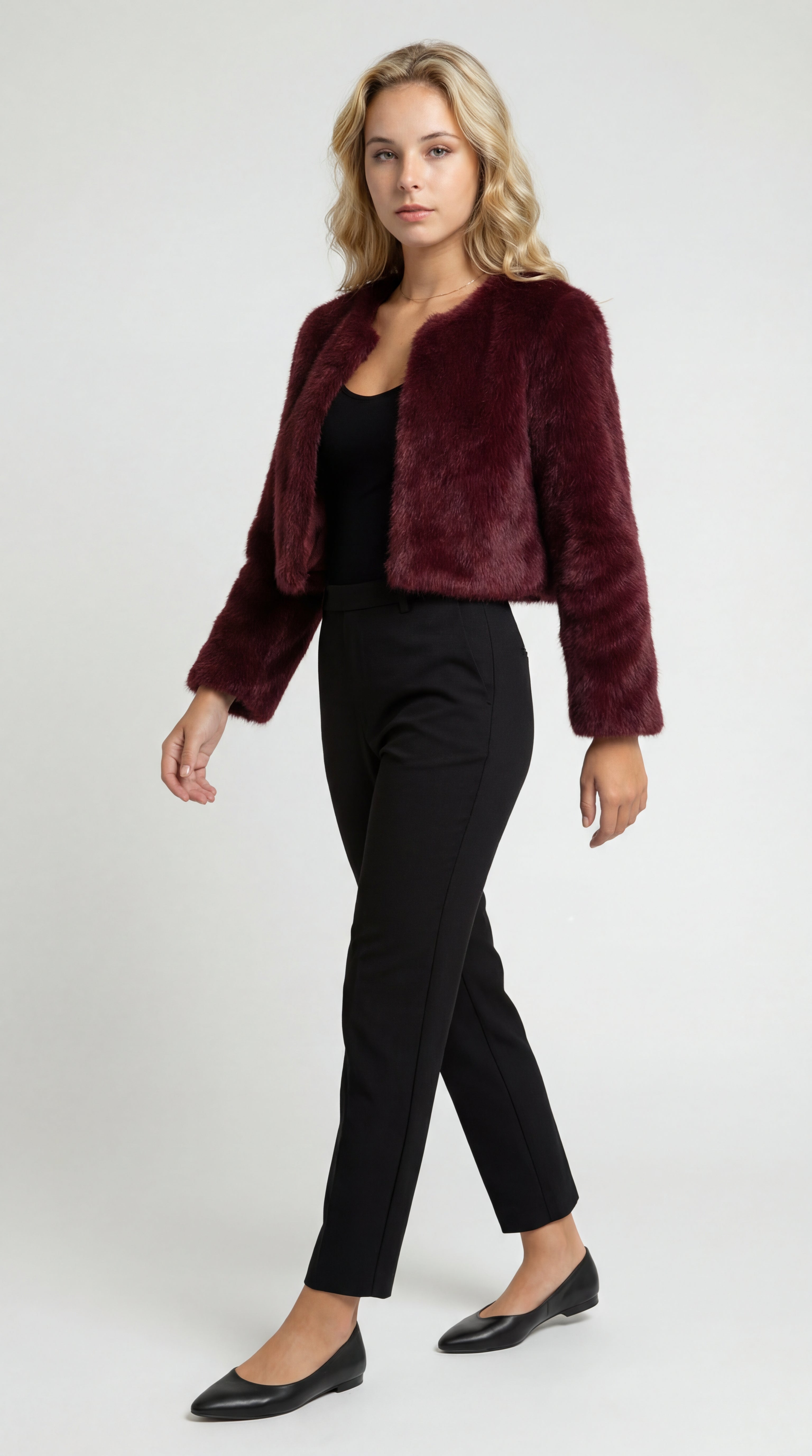 Chaqueta corta Fleur para mujer | Suave piel sintética | Cuello redondo | Corte recto