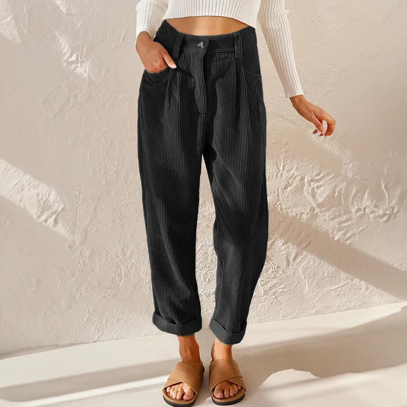 Calças de bombazina Lisette – confortáveis, de cintura subida e pernas largas, com um look descontraído