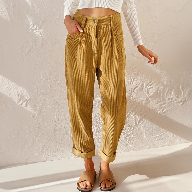 Calças de bombazina Lisette – confortáveis, de cintura subida e pernas largas, com um look descontraído
