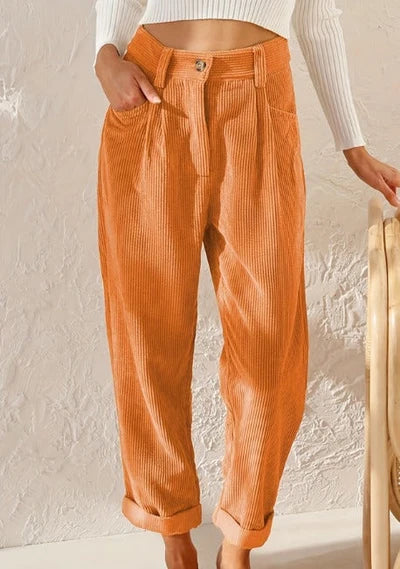 Calças de bombazina Lisette – confortáveis, de cintura subida e pernas largas, com um look descontraído