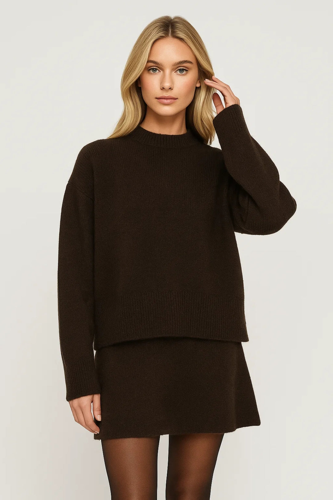 Lucia Dames Set | Losvallend | Minimalistisch | Gebreide Trui en Rok 0
