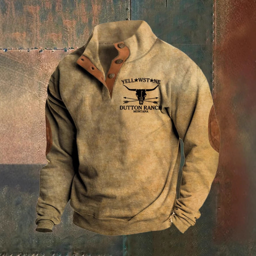 Brun Yellowstone Dutton Ranch Montana sweatshirt med knapper og albuelapper, rustik stil. Populær herretrøje til udendørs og casual brug.
