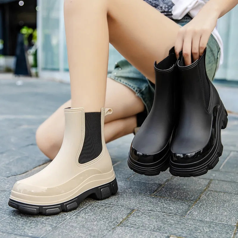 Bottes en caoutchouc légères à semelle compensée pour femmes
