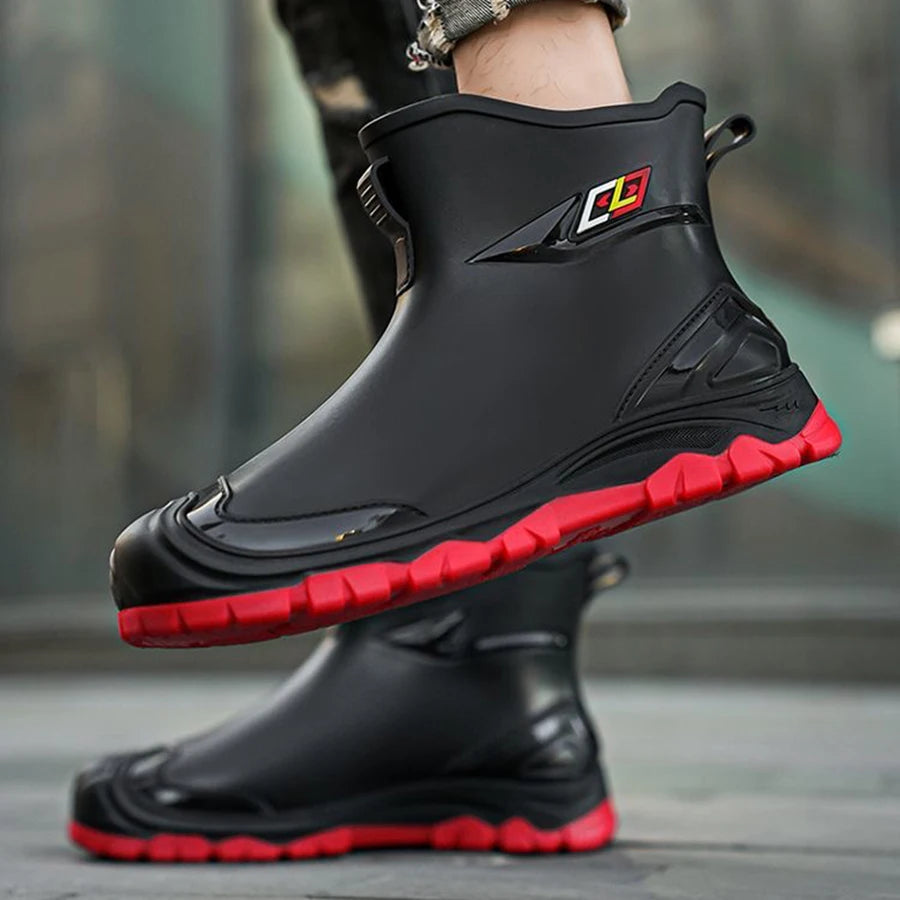 Bottes en caoutchouc rouges et imperméables pour hommes