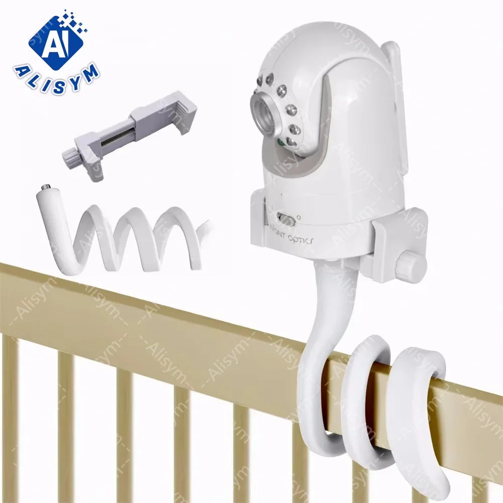 Hvid babyalarm med fleksibel holder monteret på tremmeseng. Alisym logo. Ideel til overvågning af spædbørn. Justerbar og praktisk design.