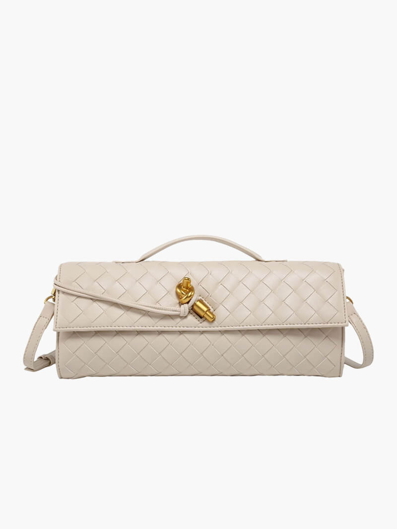 Beige flettet læderhåndtaske med gulddetaljer og skulderrem. Elegant design, perfekt til modebevidste kvinder. Luksusaccessory til enhver lejlighed.