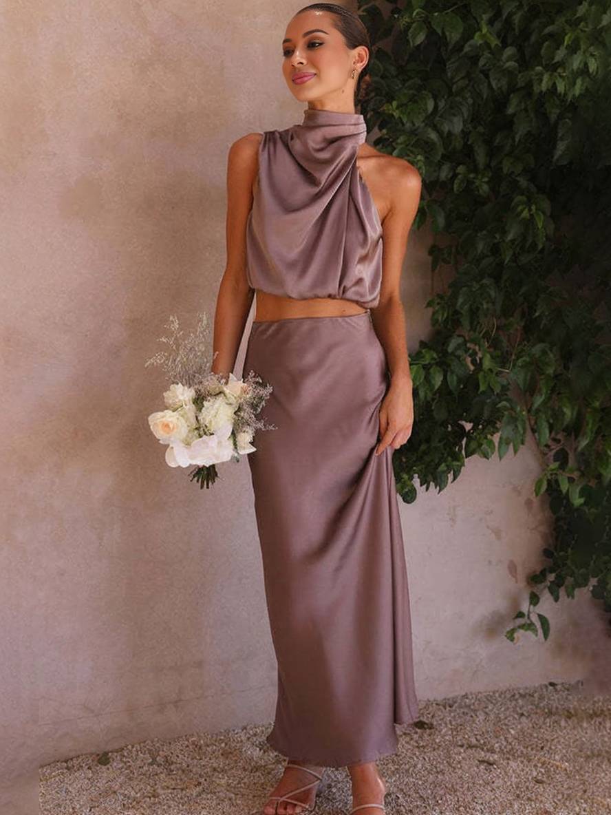 Sofía | Conjunto de Mujer de Satén de Dos Piezas con Top Halter y Falda Larga 12