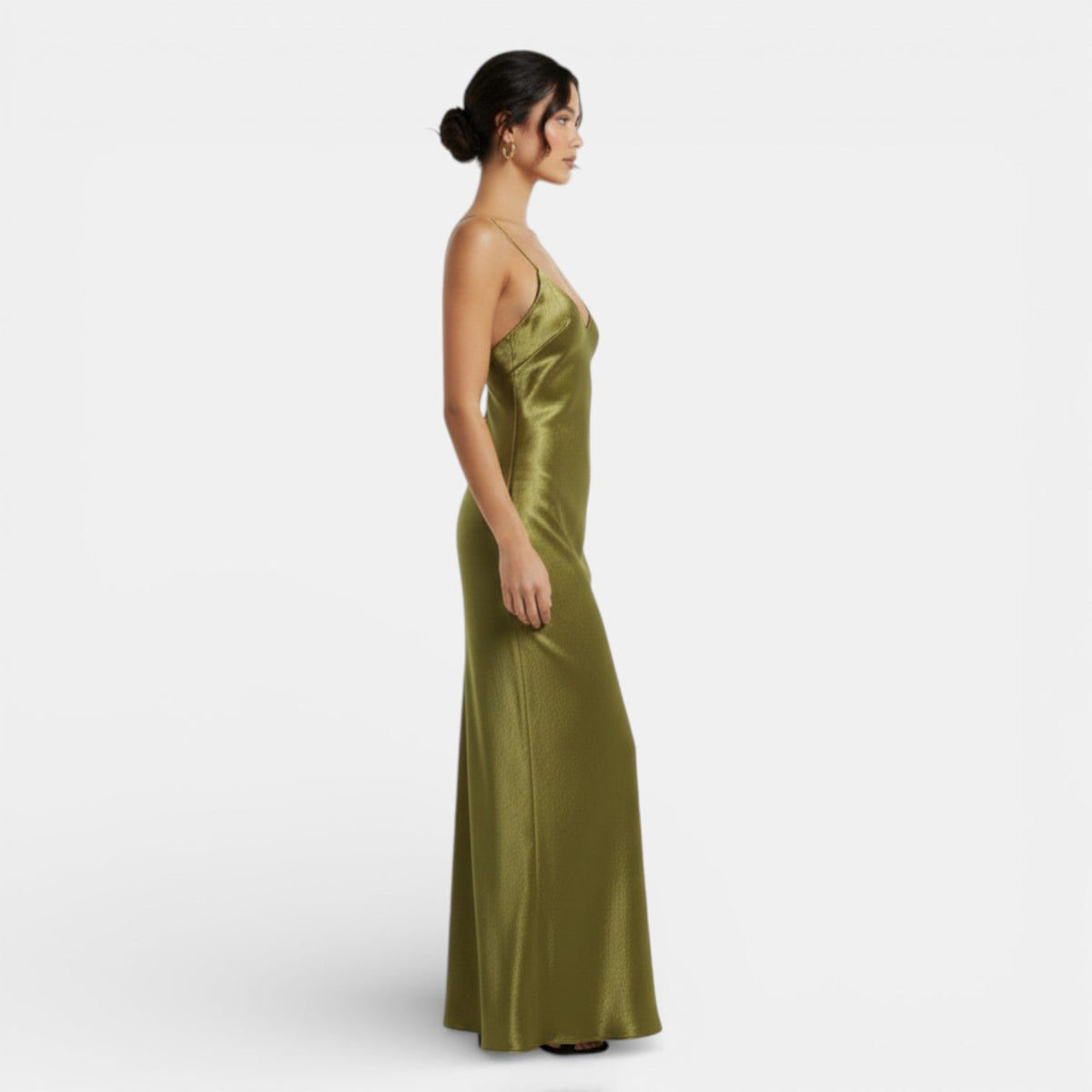 Vestido de cetim verde-azeitona de alças